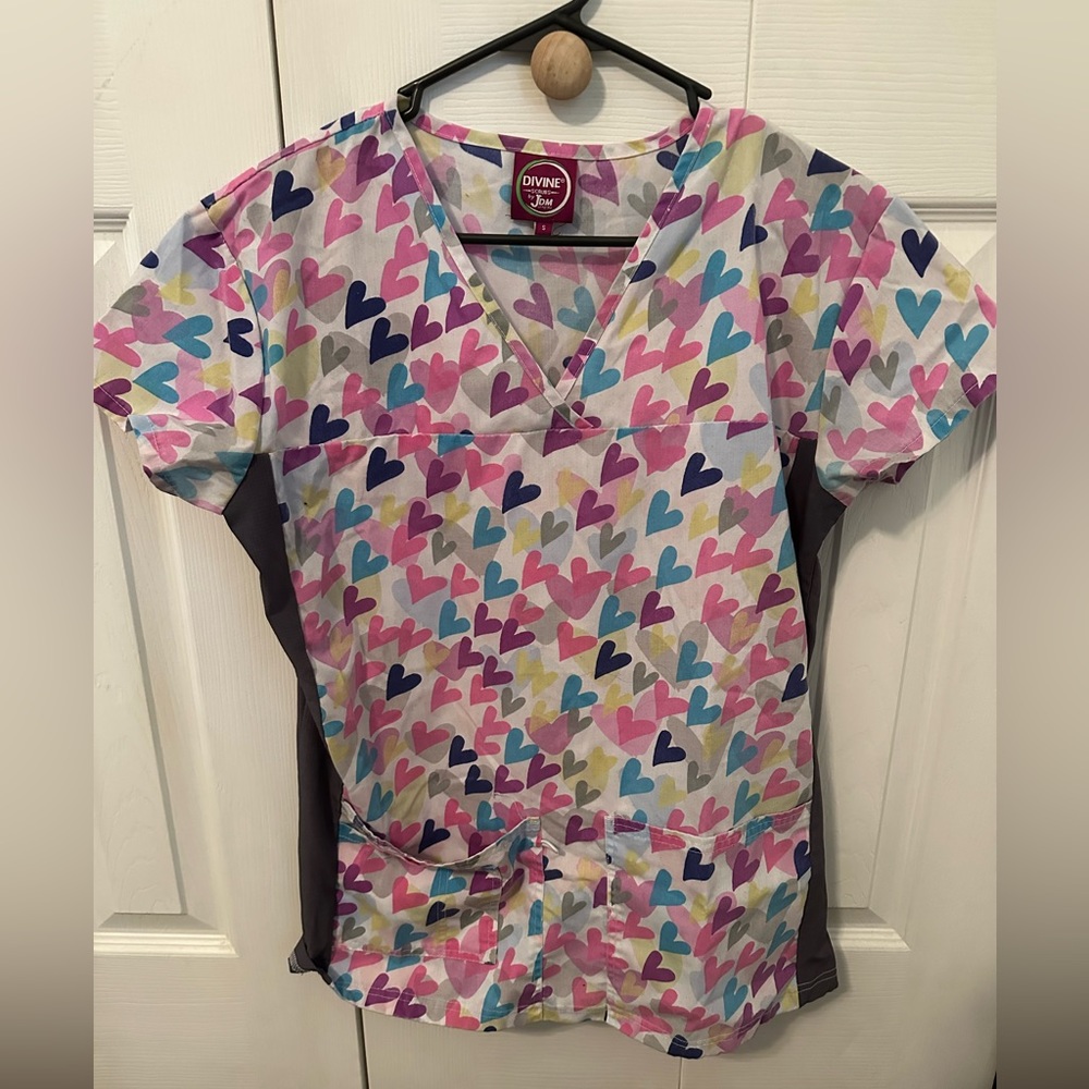 Hearts scrub top